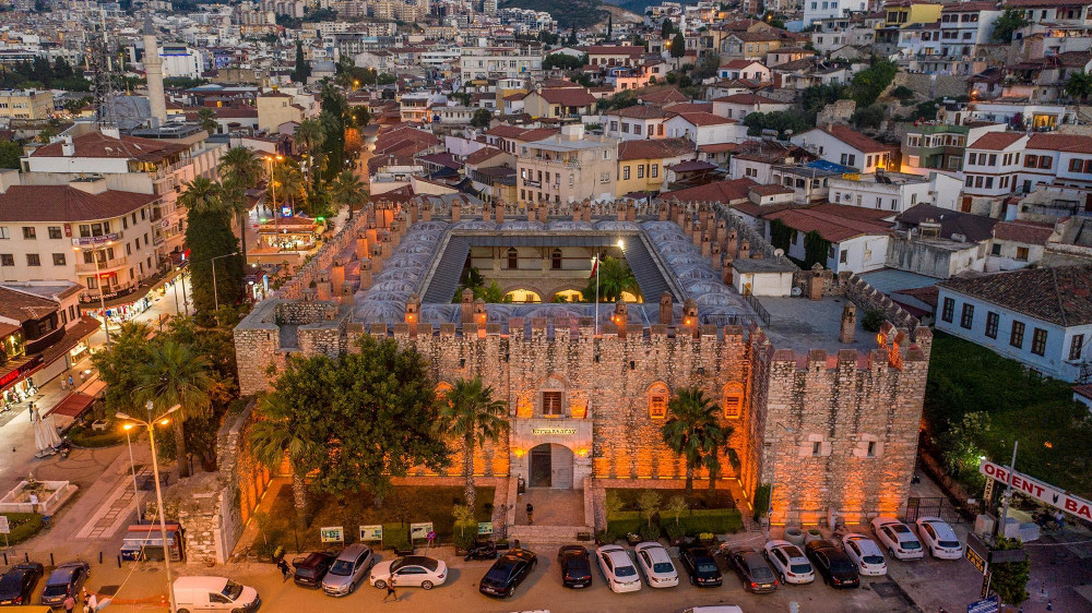 Öküz Mehmet Paşa Kervansarayı, Kuşadası